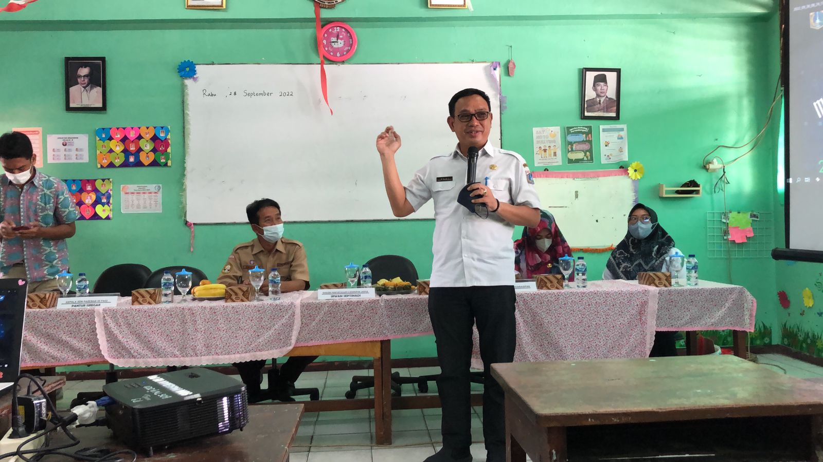 KETUPAT BETAWI : Ketemu Pemustaka Bareng Team Wisata Literasi Di SDN Paseban 05 Pagi